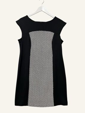 Chicos Shift Dress Size (2) Large Black Jacquard Cap Sleeve Mini Dressy Office